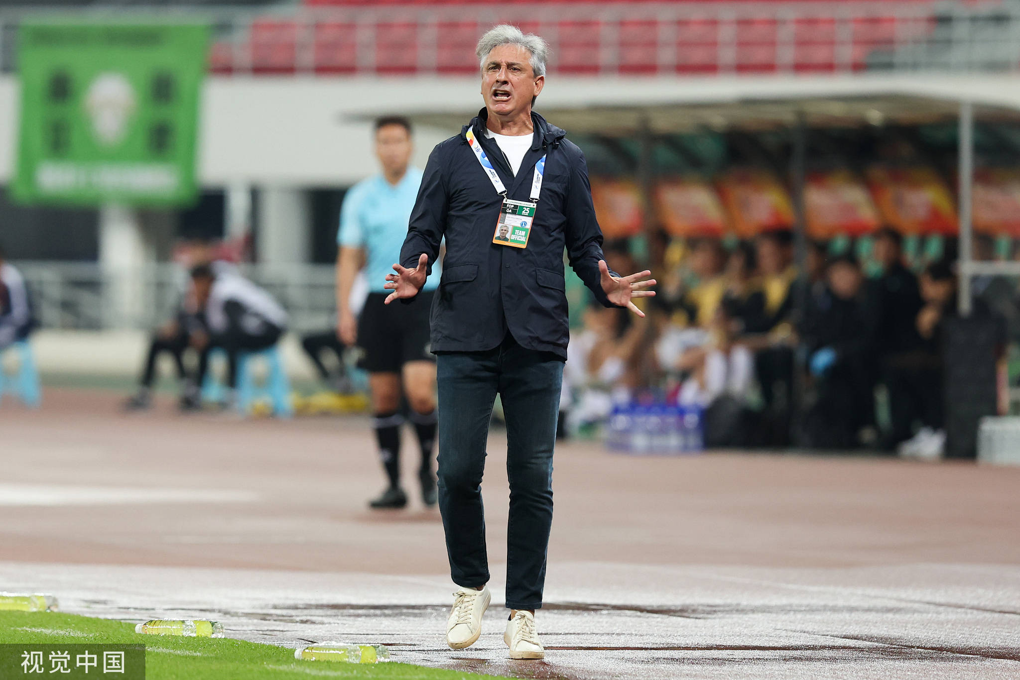 爱游戏官网-关于多特蒙德迎亚冠关键赛；冲刺阶段造点机会；震撼外界；临场指挥获称赞的信息